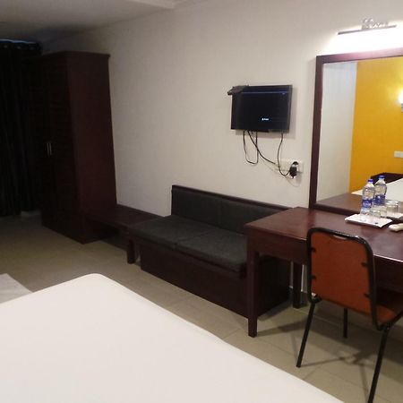 Hotel Wayanad Regency Kedavūr Buitenkant foto