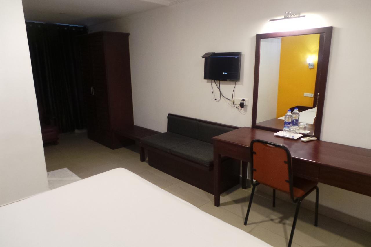 Hotel Wayanad Regency Kedavūr Buitenkant foto
