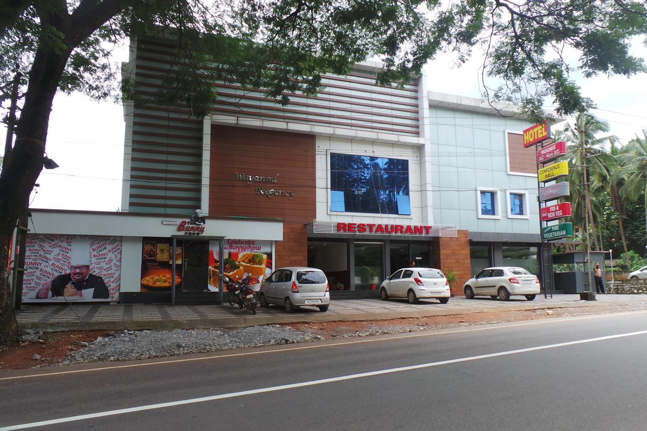 Hotel Wayanad Regency Kedavūr Buitenkant foto