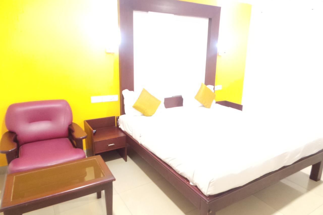 Hotel Wayanad Regency Kedavūr Buitenkant foto