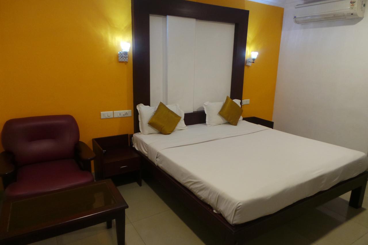 Hotel Wayanad Regency Kedavūr Buitenkant foto