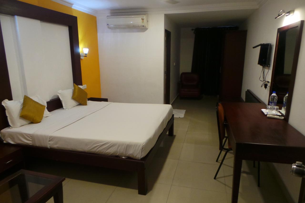 Hotel Wayanad Regency Kedavūr Buitenkant foto