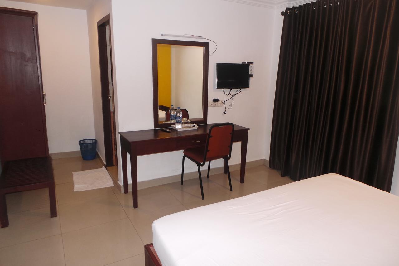Hotel Wayanad Regency Kedavūr Buitenkant foto
