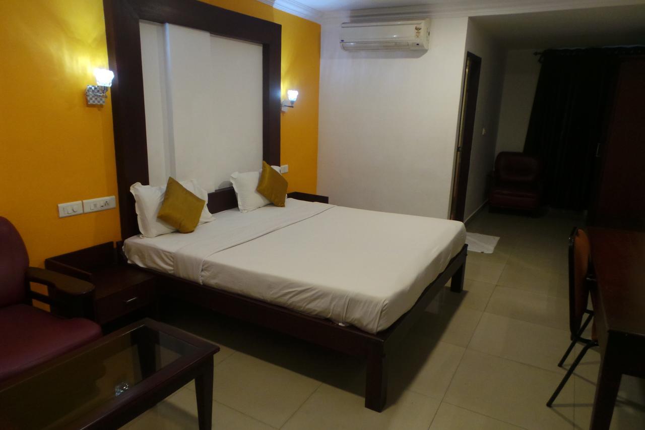Hotel Wayanad Regency Kedavūr Buitenkant foto